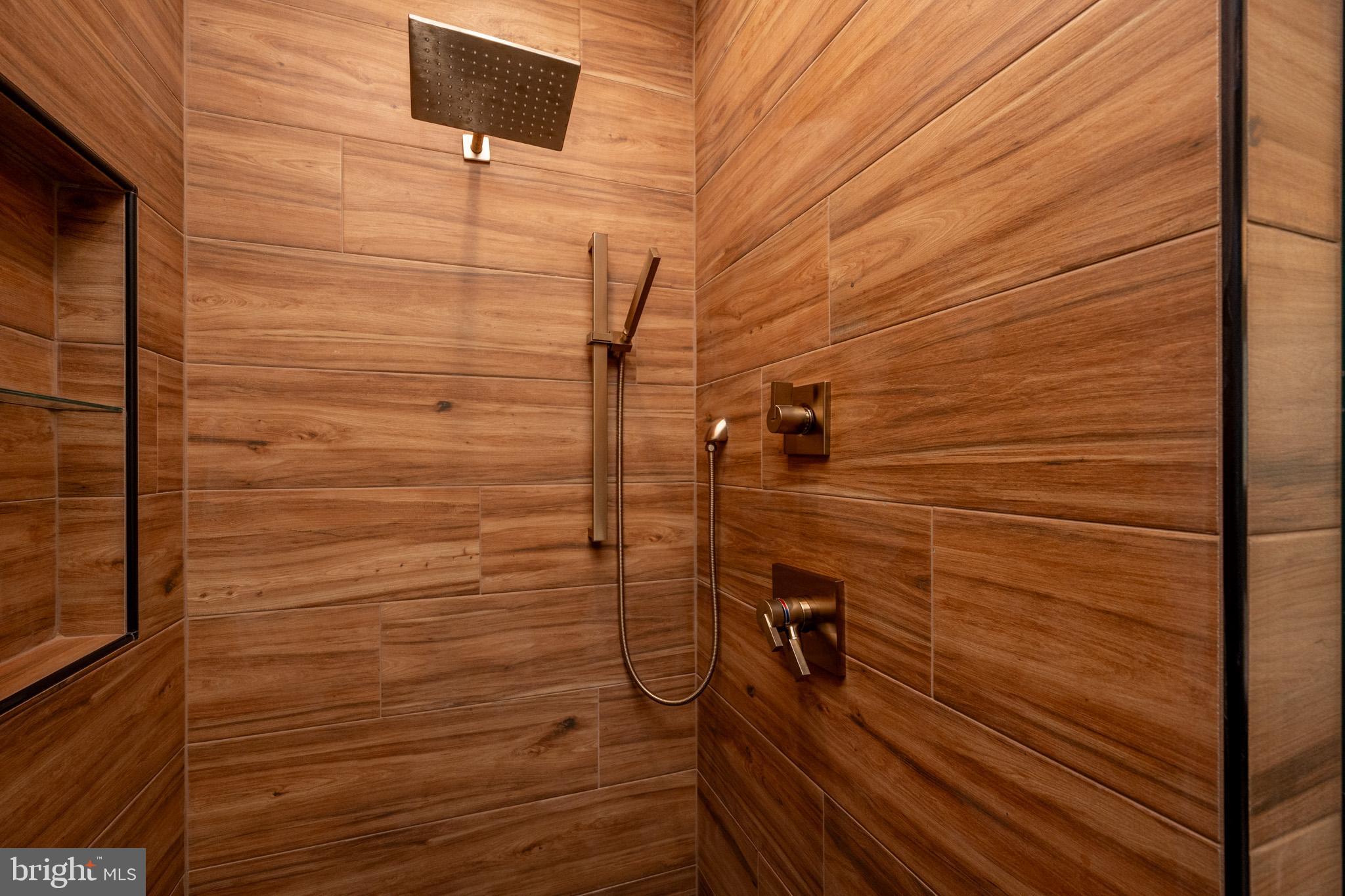 LODESTONE - Residential