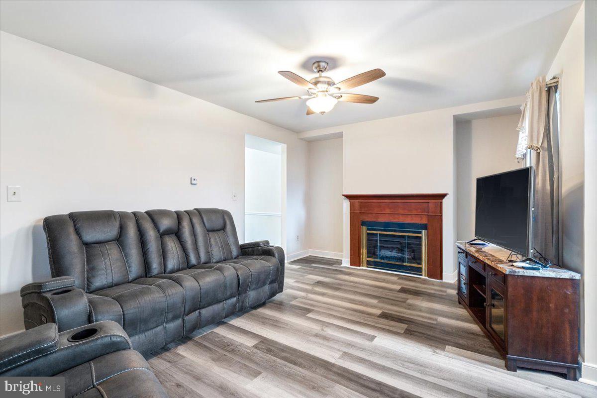 KENLY SQUARE - Residential