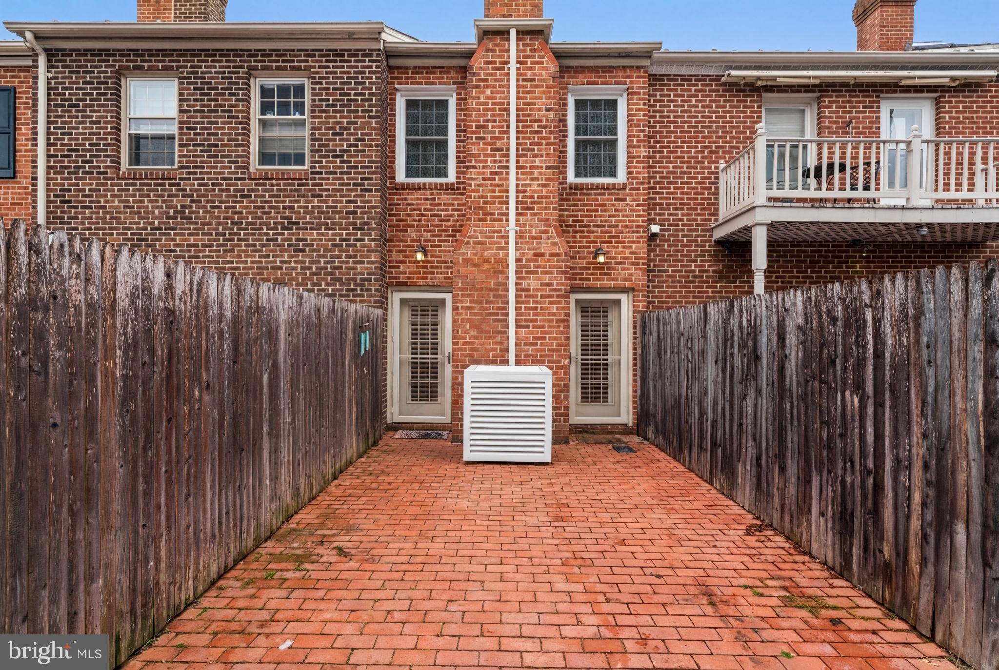 TOBACCO QUAY - Residential