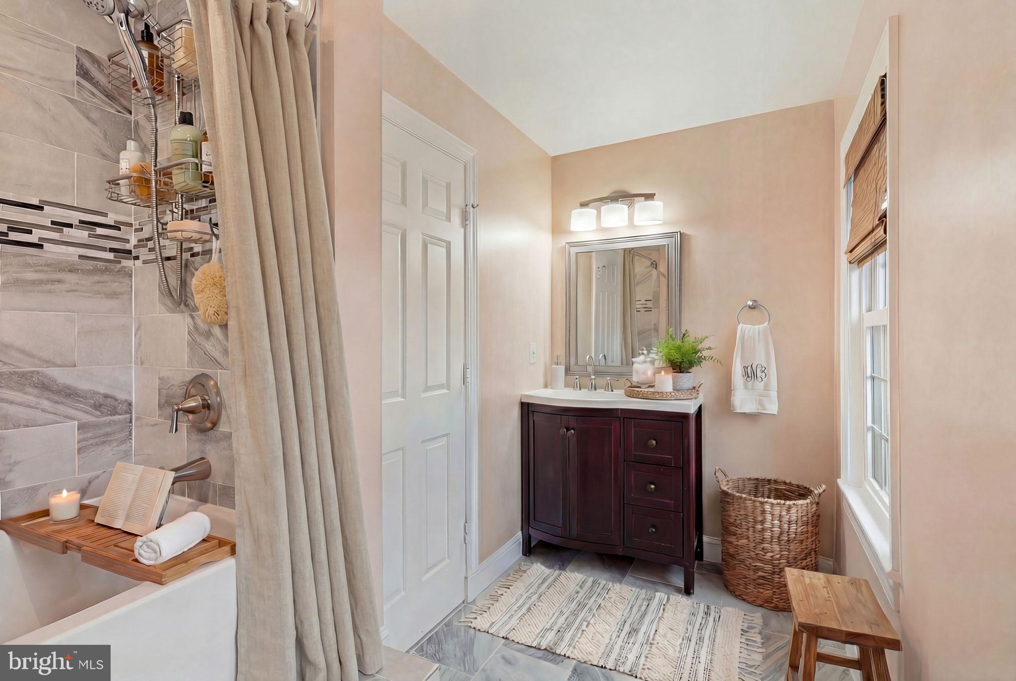 TOBACCO QUAY - Residential