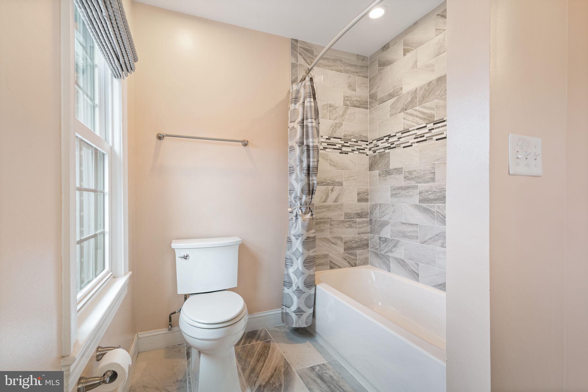 TOBACCO QUAY - Residential