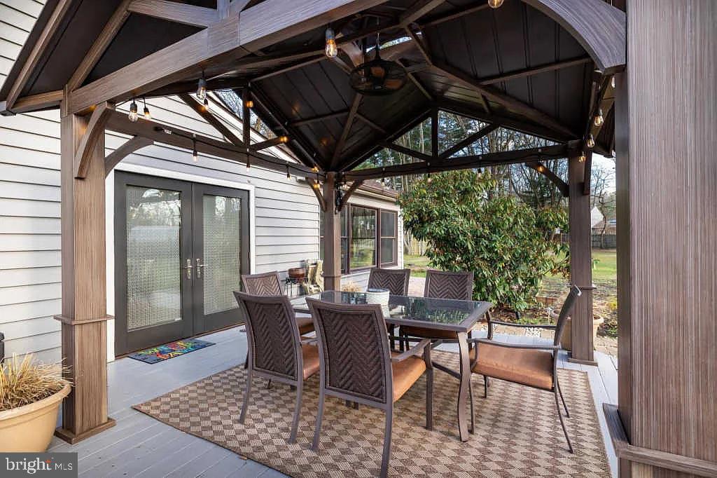 106 OAK PINES BOULEVARD