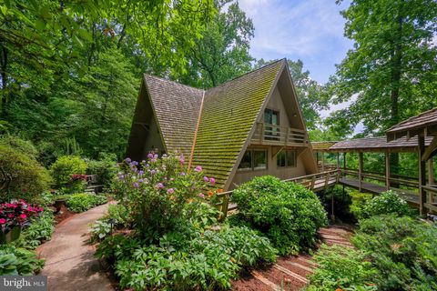 Photo of 2487 CHESTNUT RIDGE DR, LANCASTER, PA 17601 (MLS # PALA2037182)