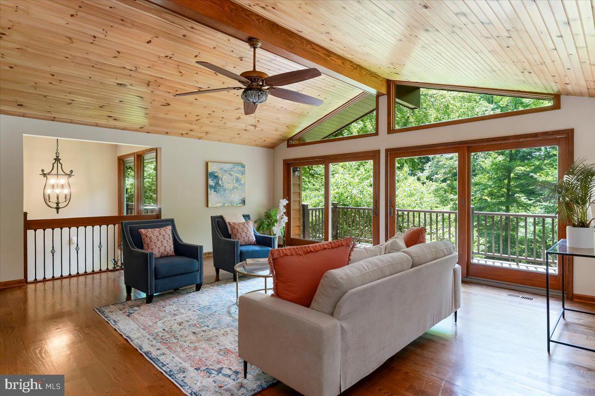 RADNOR HUNT - Residential