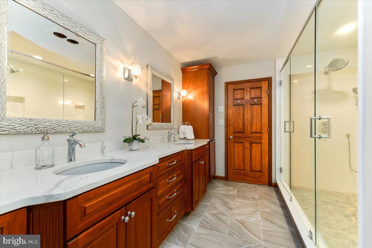 RADNOR HUNT - Residential