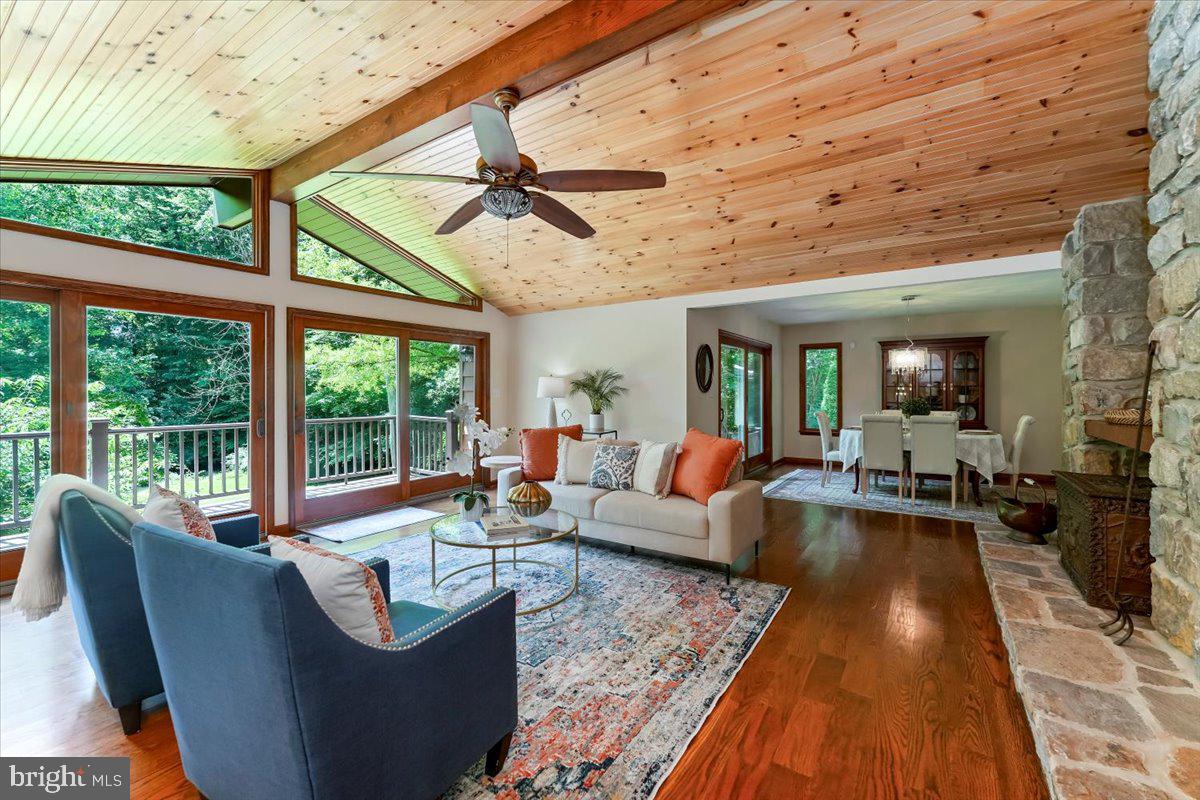 RADNOR HUNT - Residential