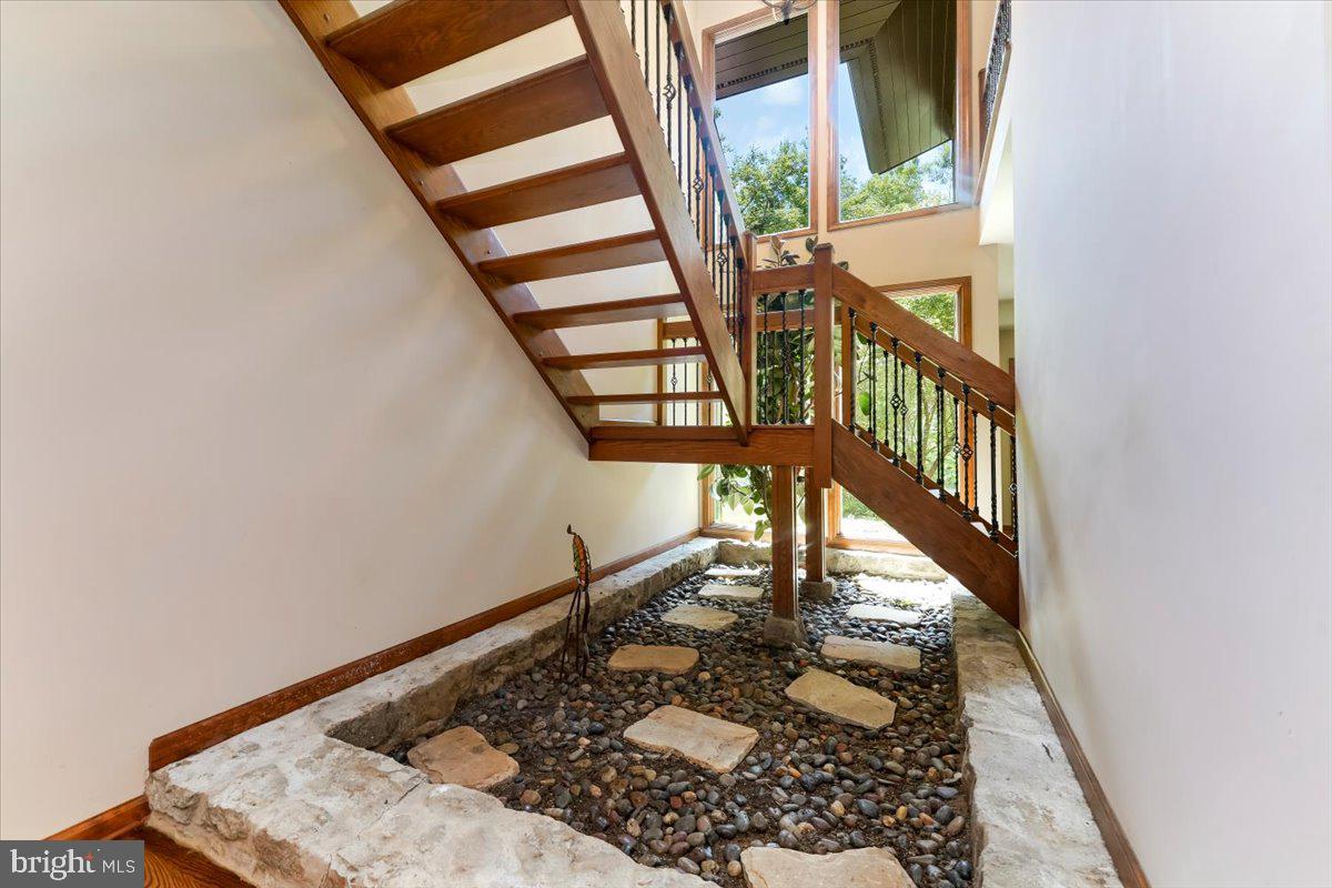 RADNOR HUNT - Residential