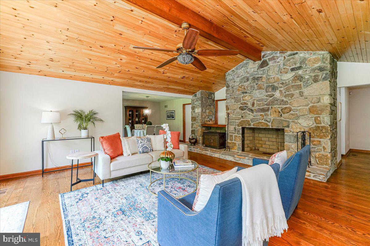 RADNOR HUNT - Residential