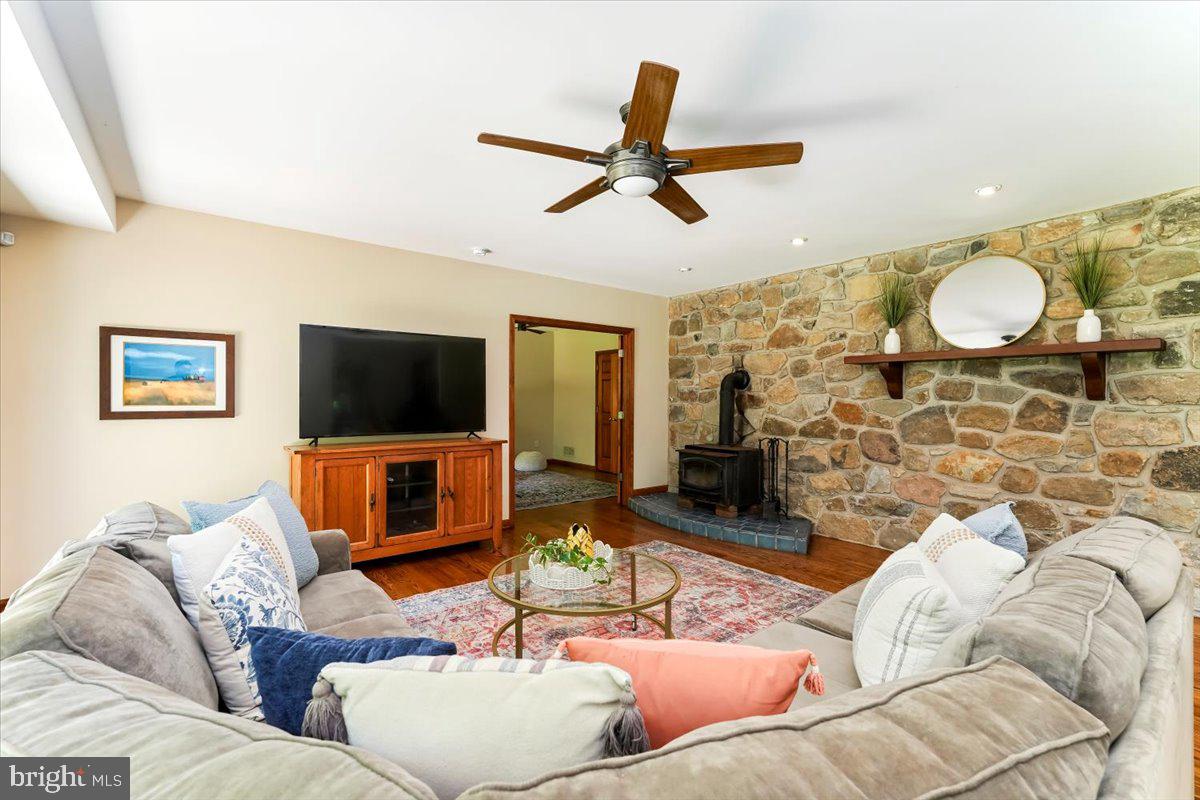 RADNOR HUNT - Residential