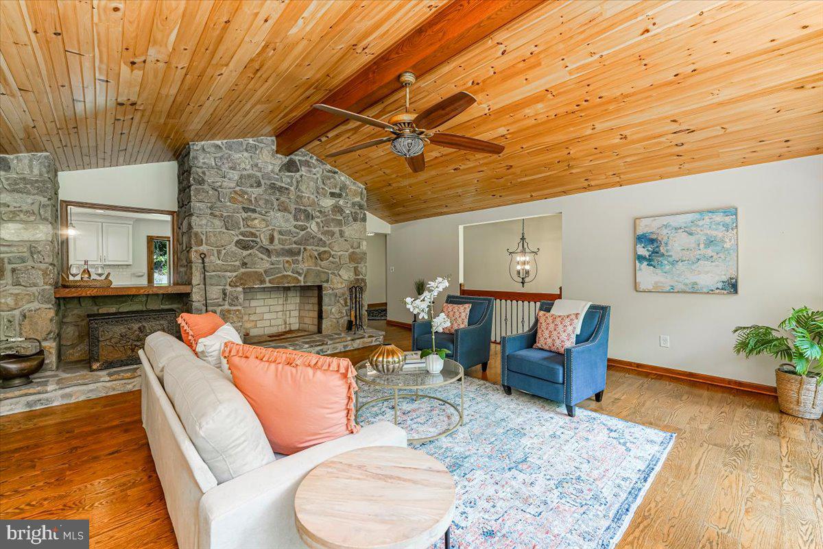 RADNOR HUNT - Residential