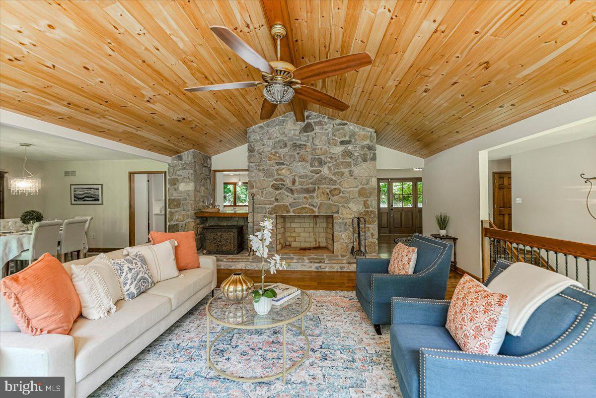 RADNOR HUNT - Residential