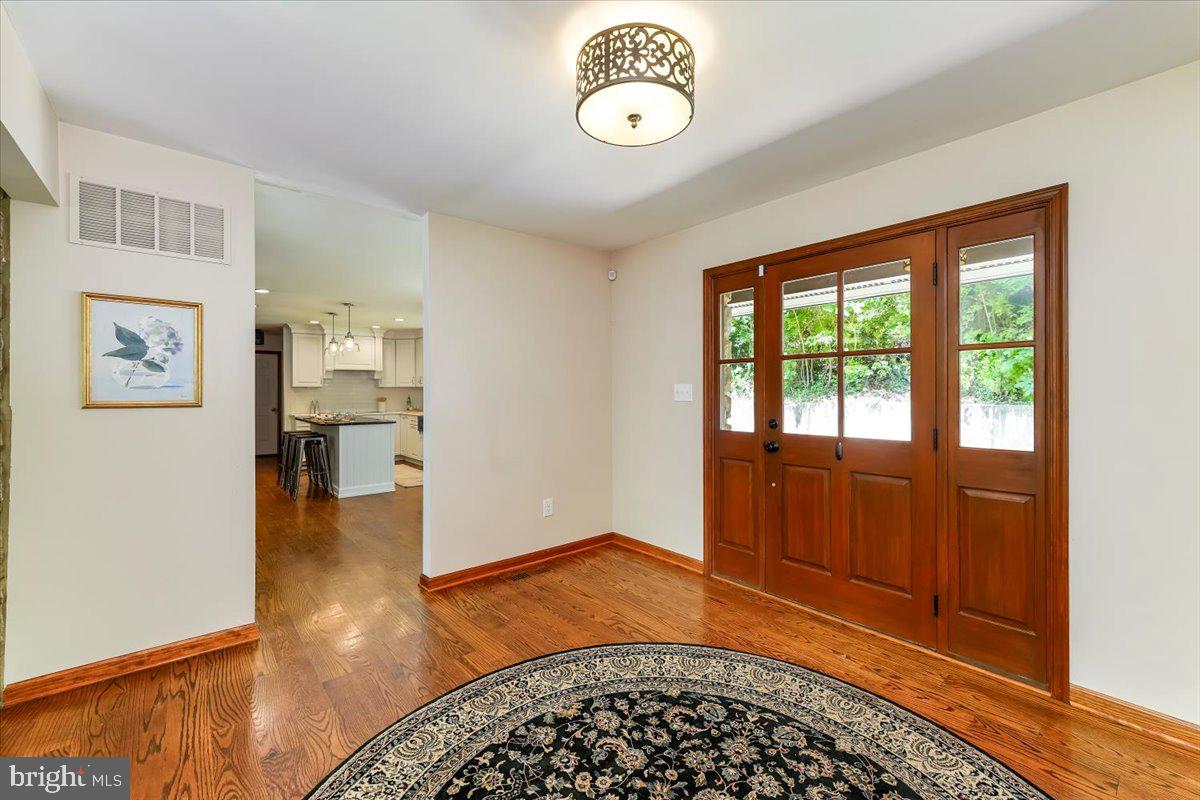 RADNOR HUNT - Residential