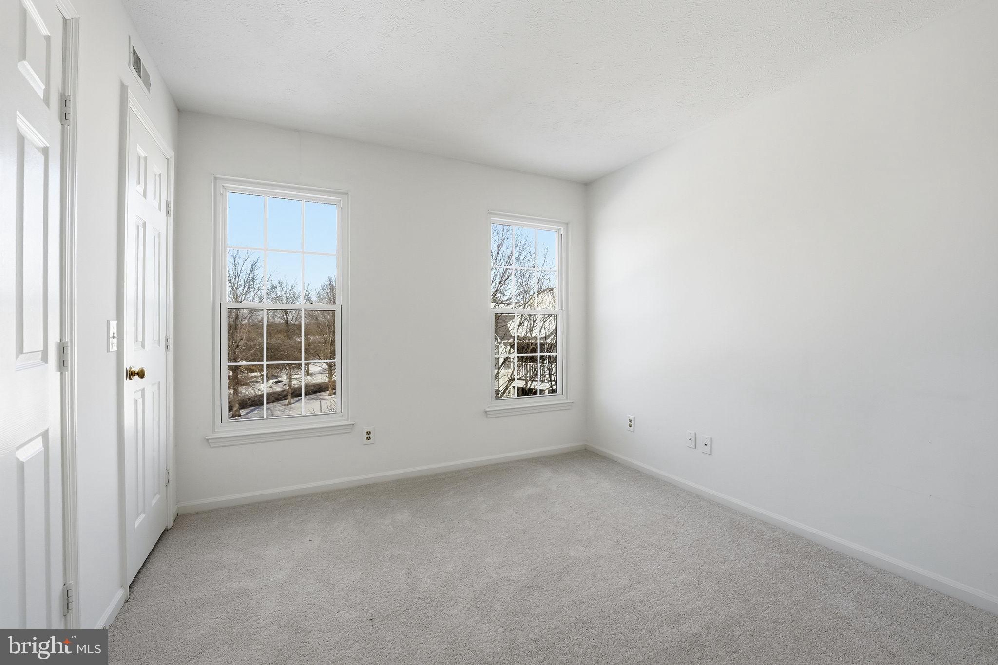 SHERBROOKE CONDO - Residential