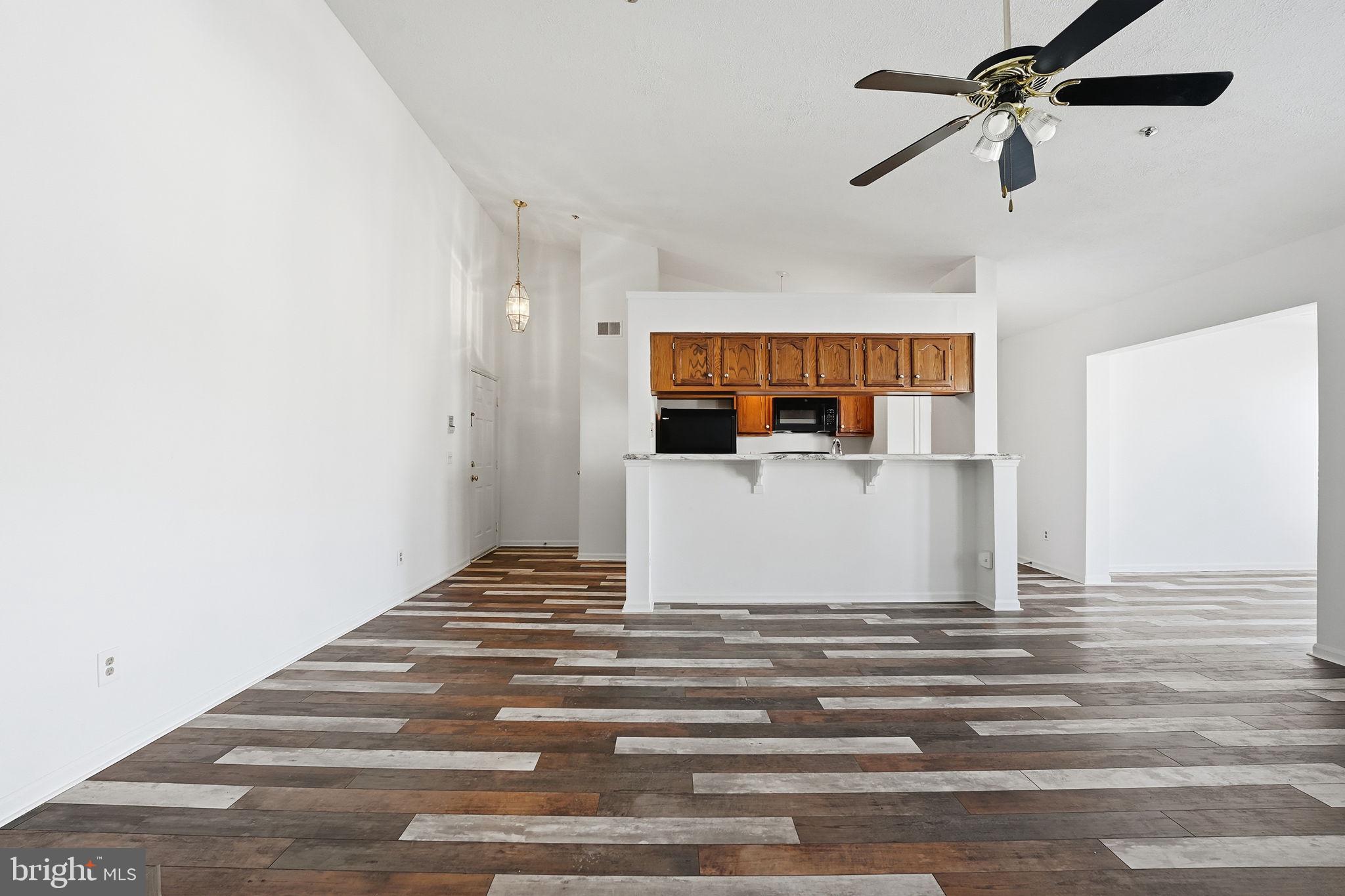 SHERBROOKE CONDO - Residential