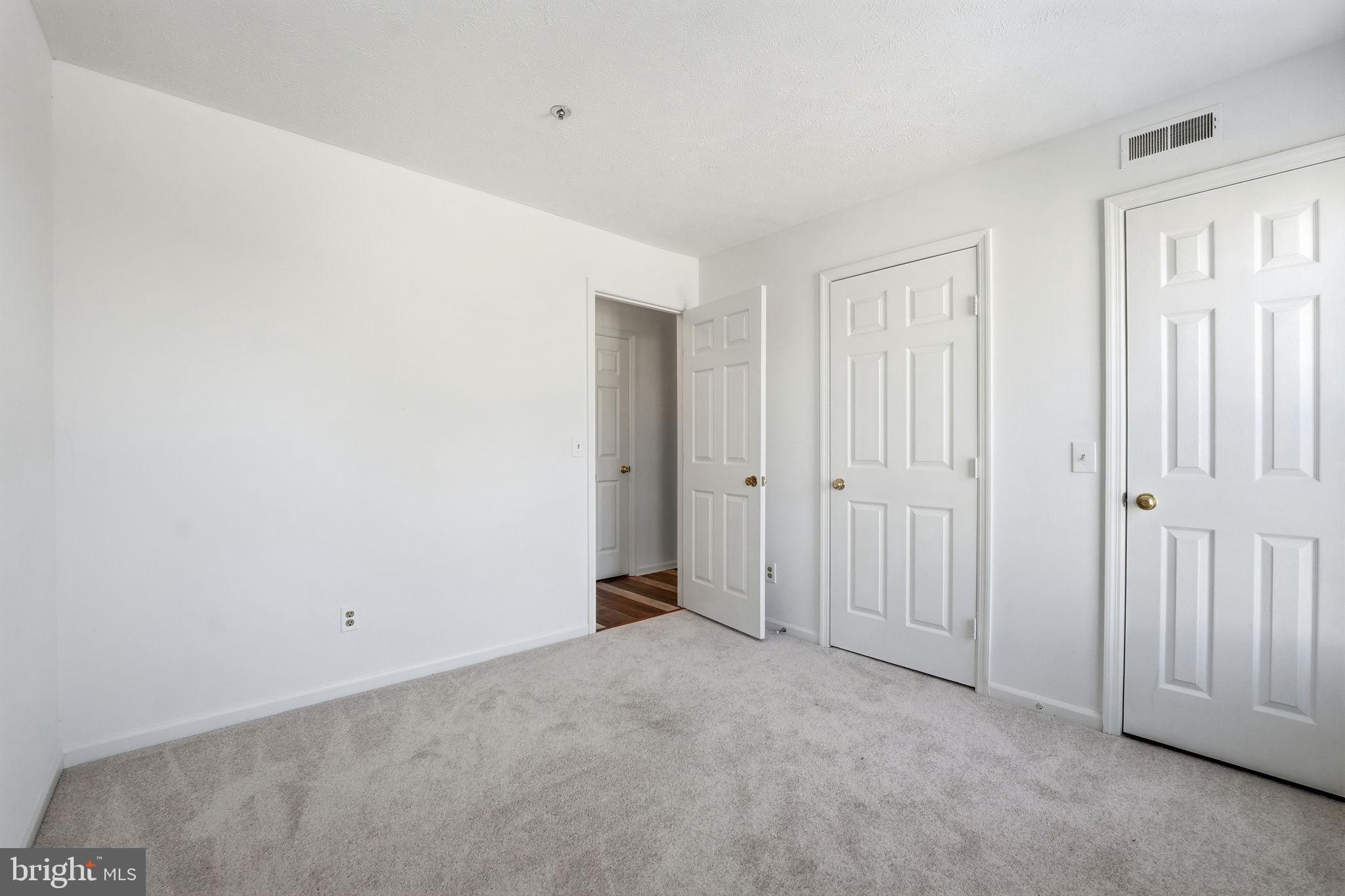 SHERBROOKE CONDO - Residential