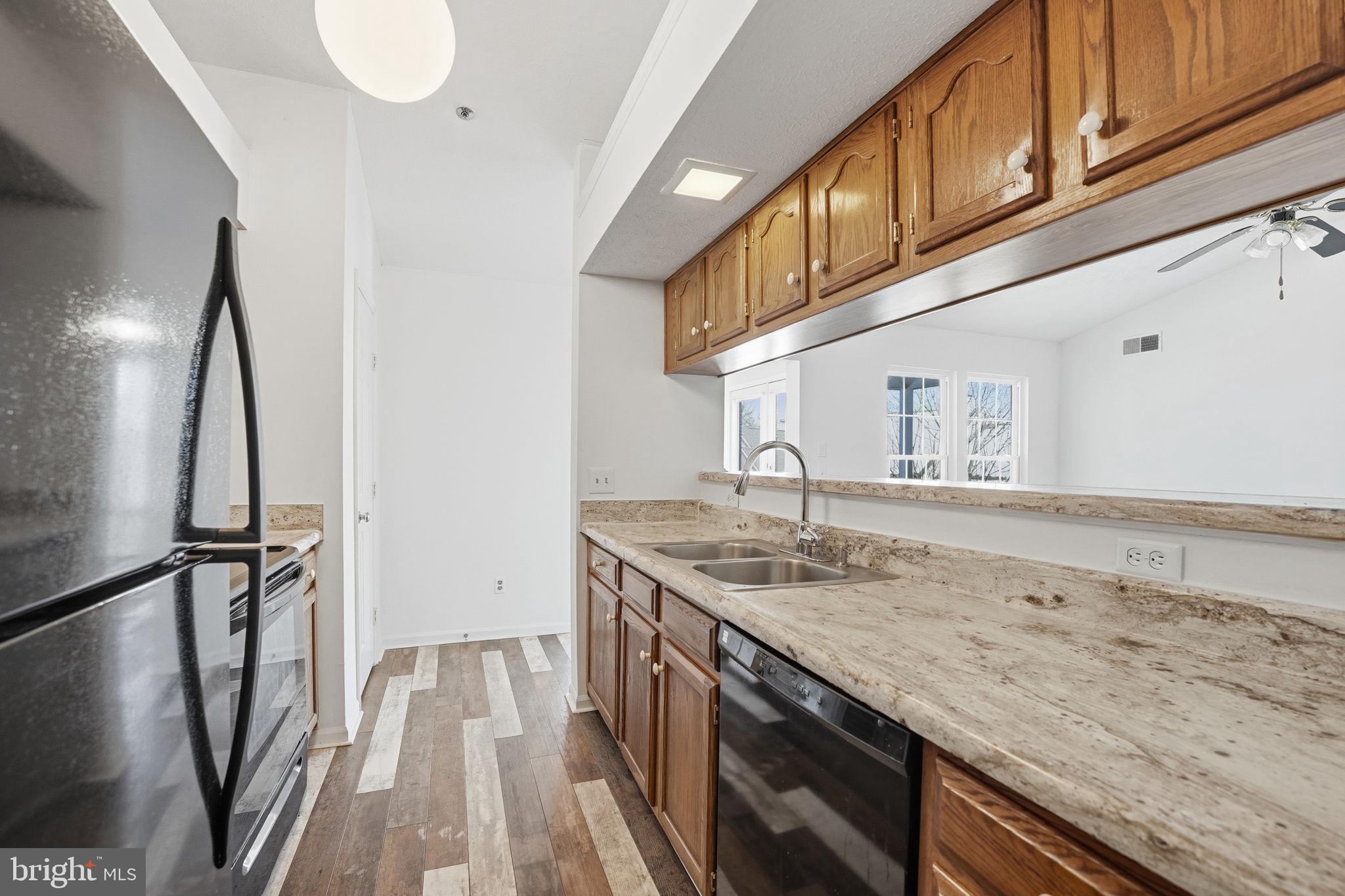 SHERBROOKE CONDO - Residential