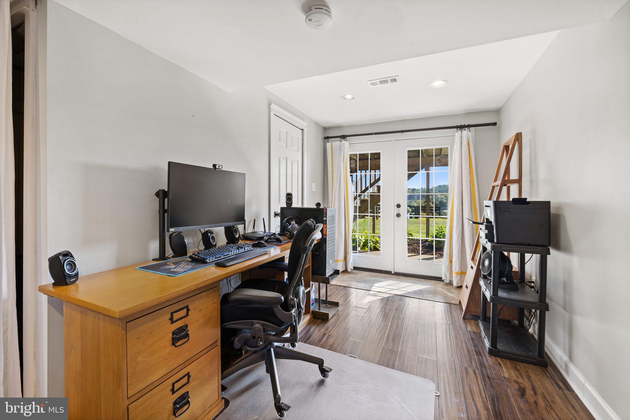 VALLEY GREEN - Residential