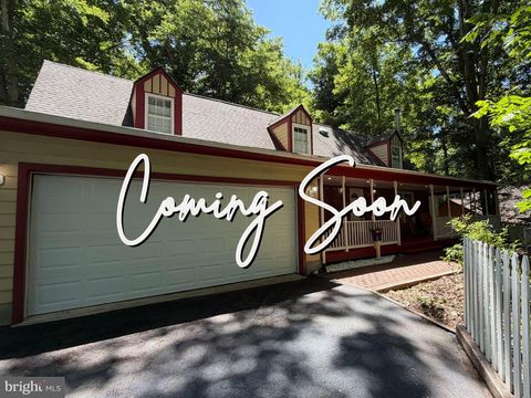 Photo of 10829 Moore Drive, MANASSAS, VA 20111 (MLS # VAPW2121148)