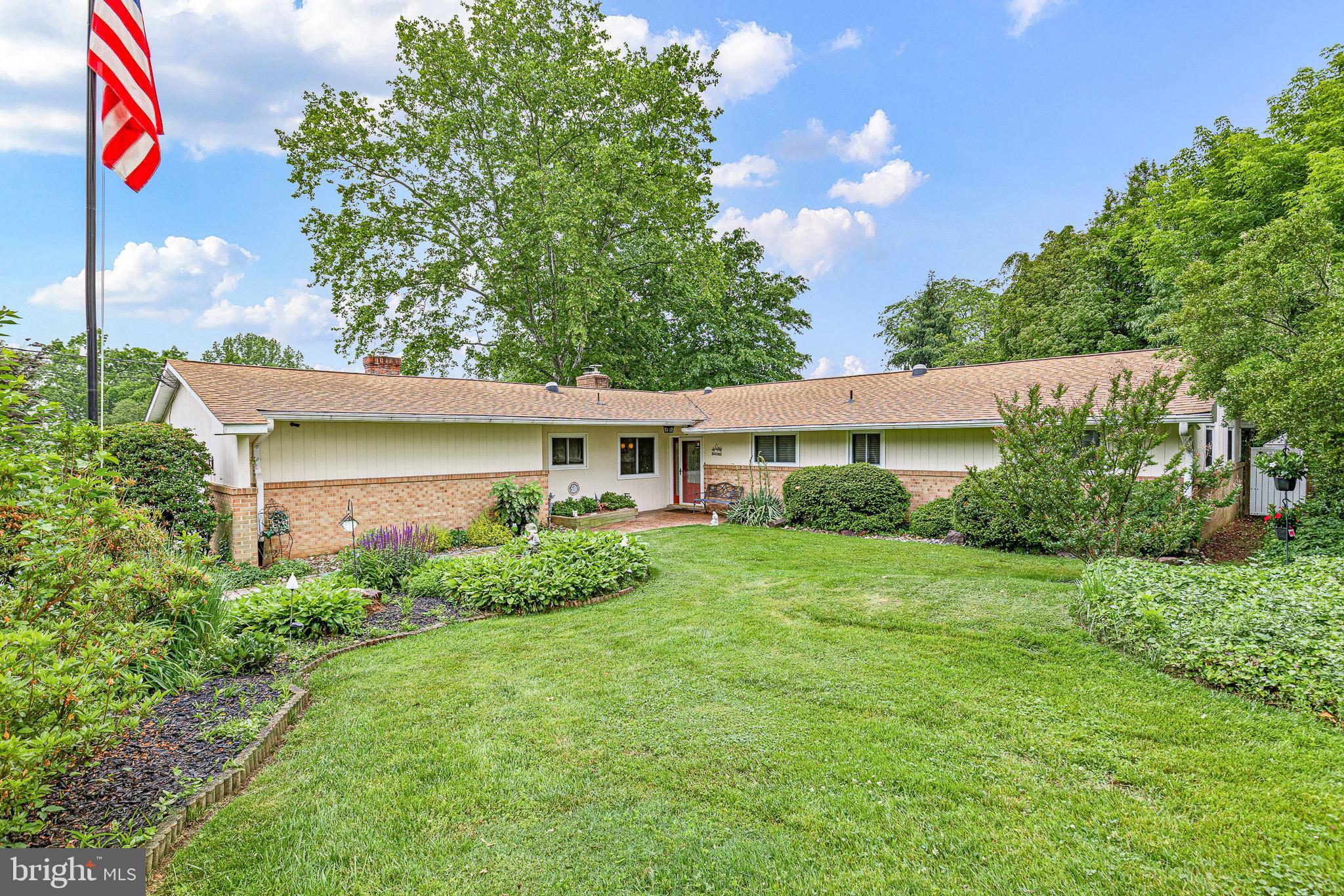 22 RIDGEWOOD CIRCLE