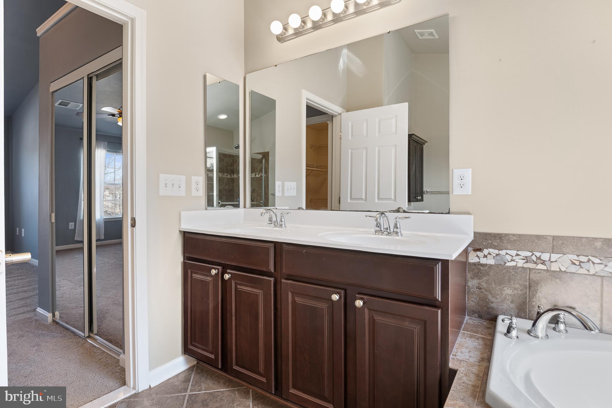 WILLOW WOODS - Residential