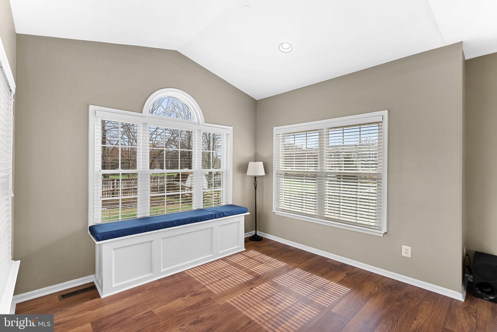 BROADLANDS - Residential