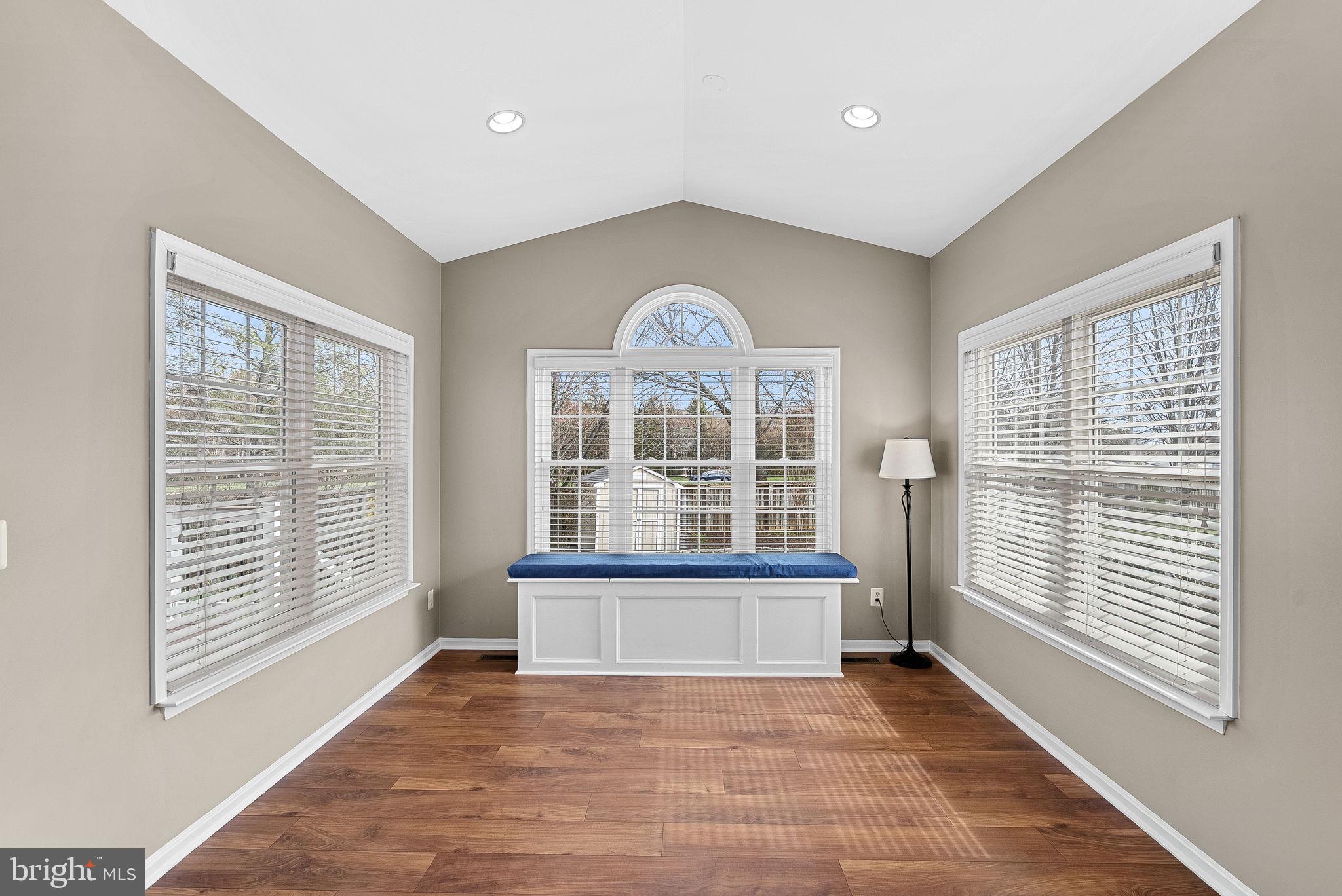 BROADLANDS - Residential