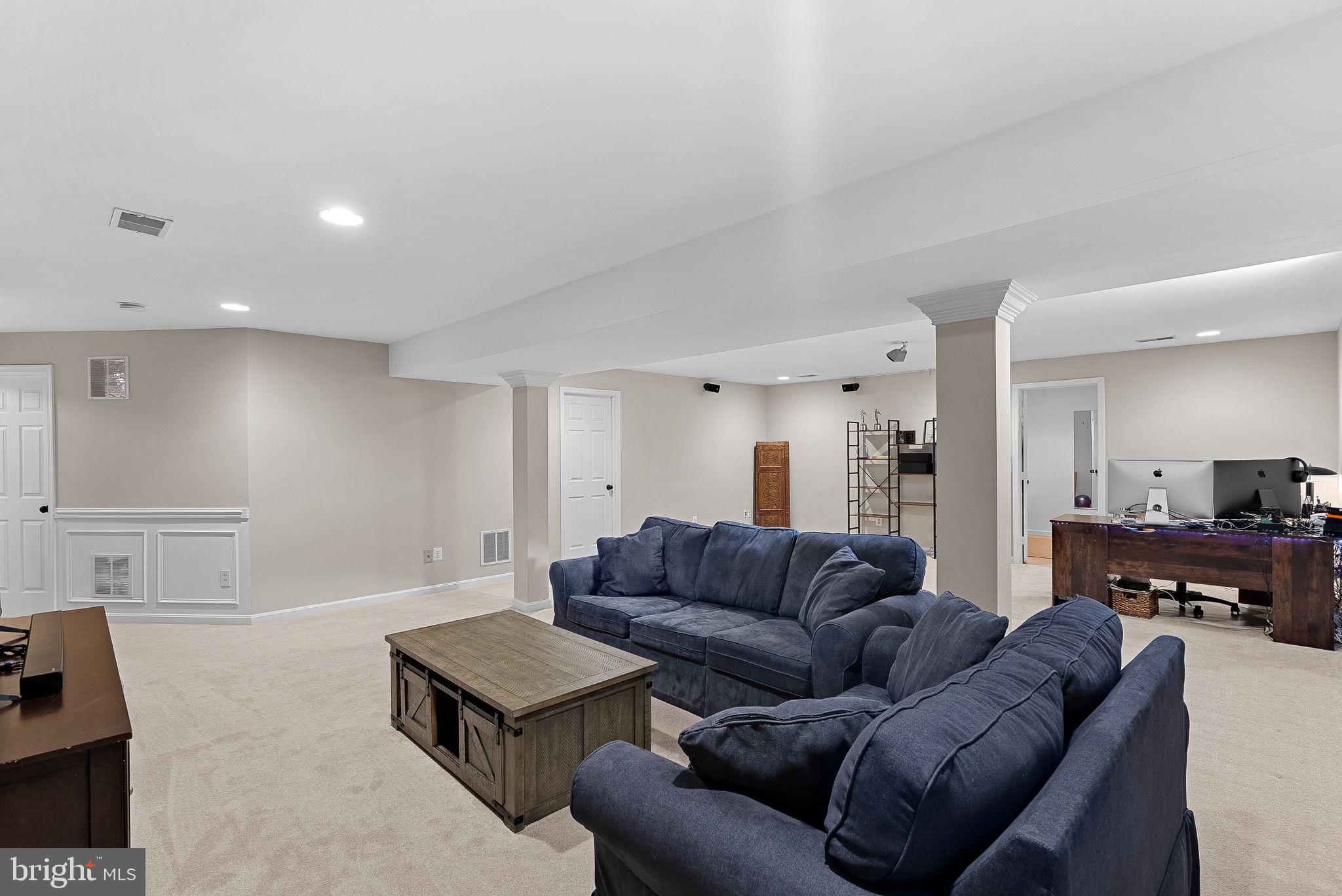 BROADLANDS - Residential