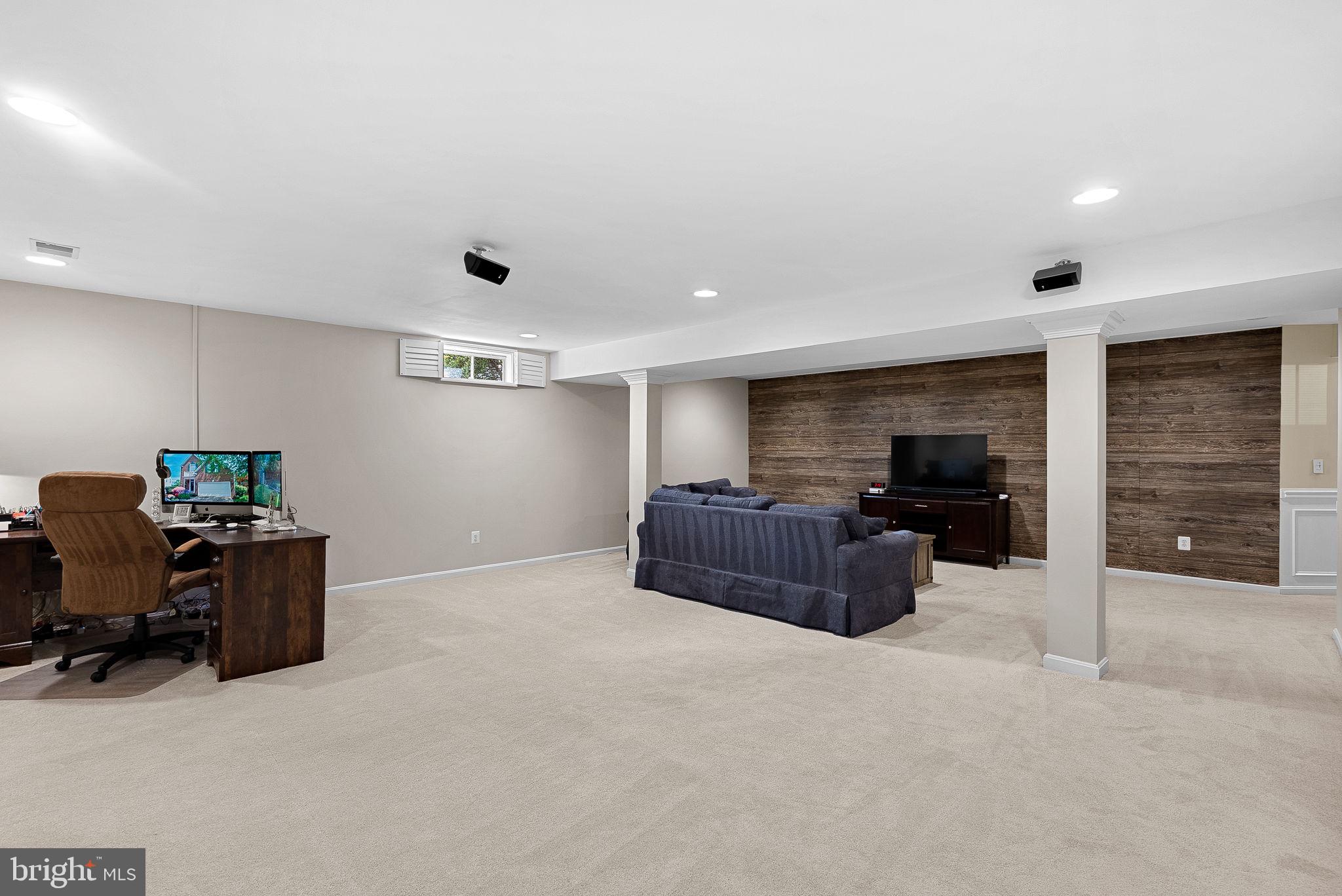 BROADLANDS - Residential