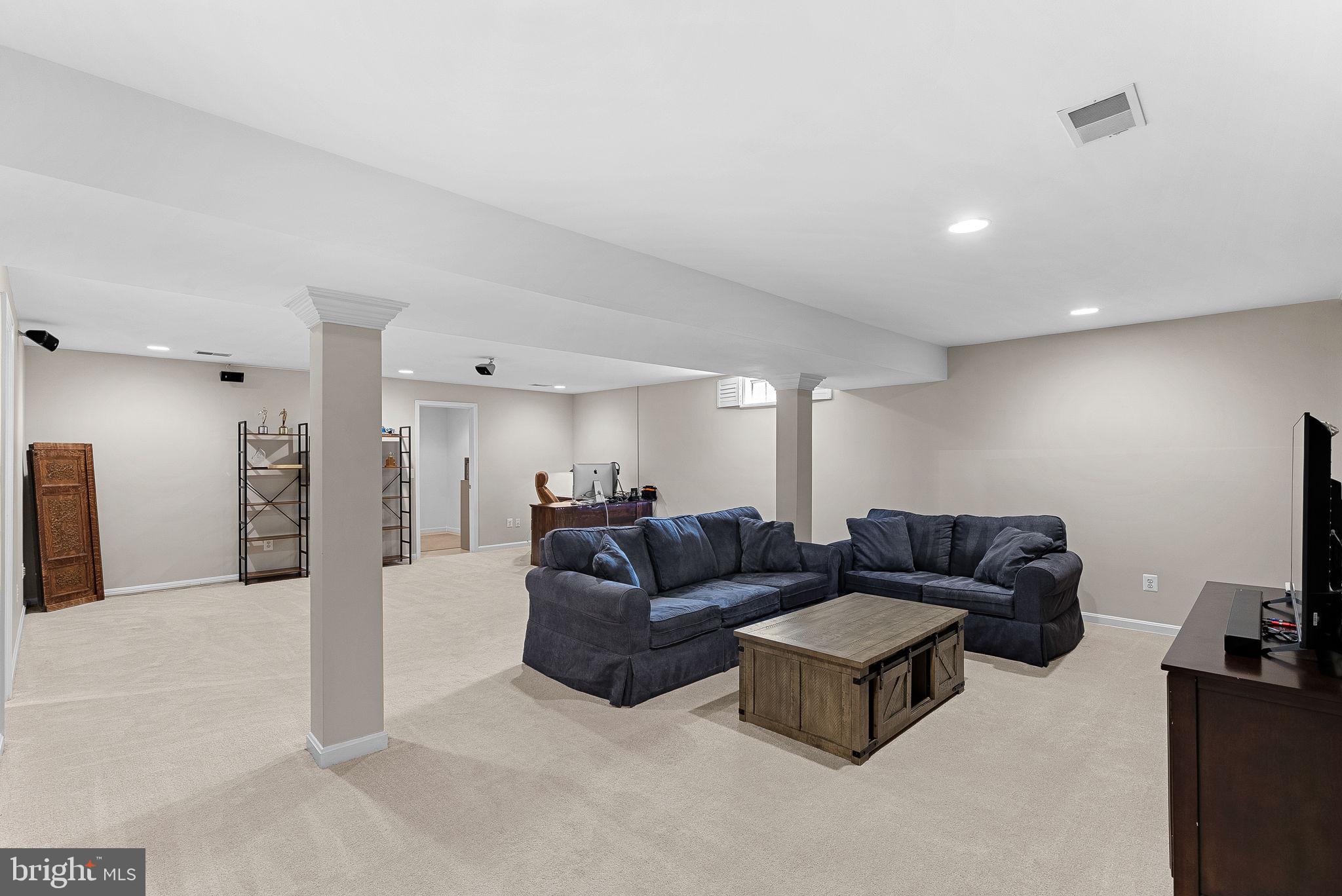 BROADLANDS - Residential