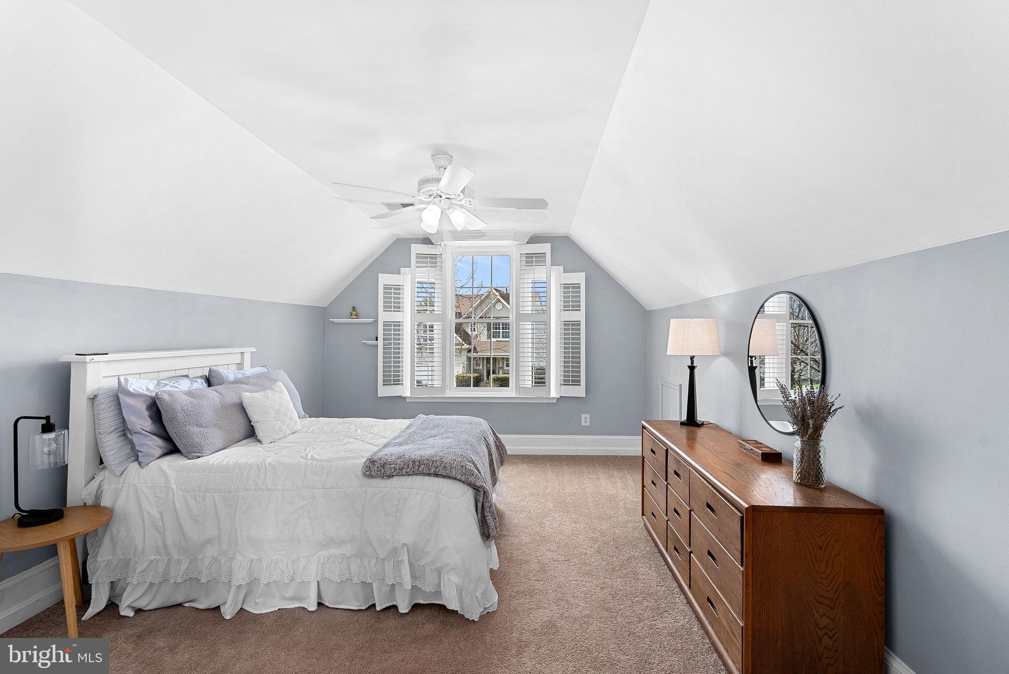 BROADLANDS - Residential