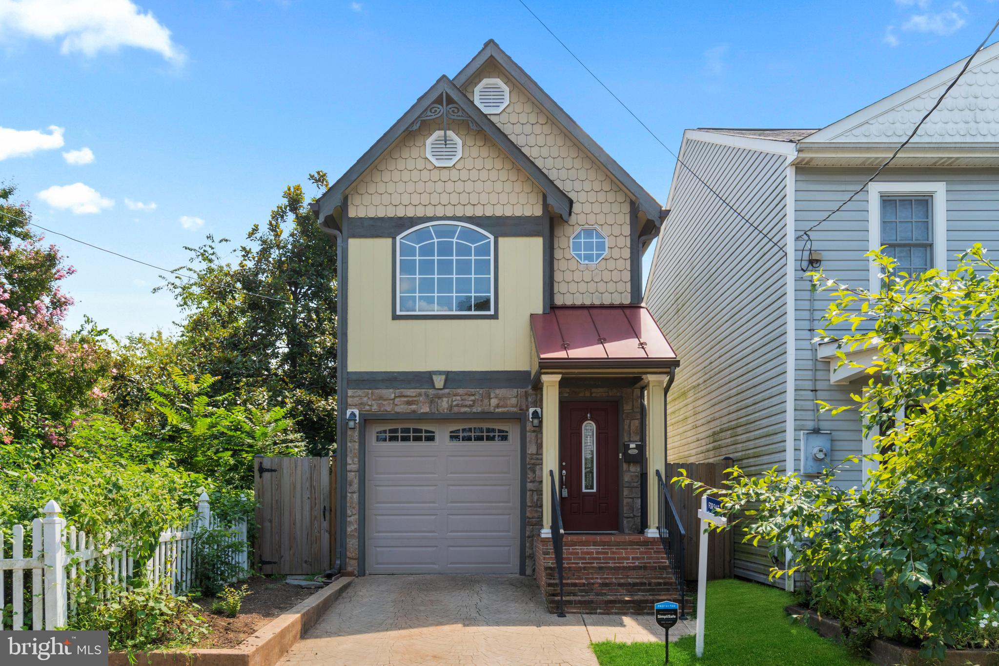 ELMHURST - Residential