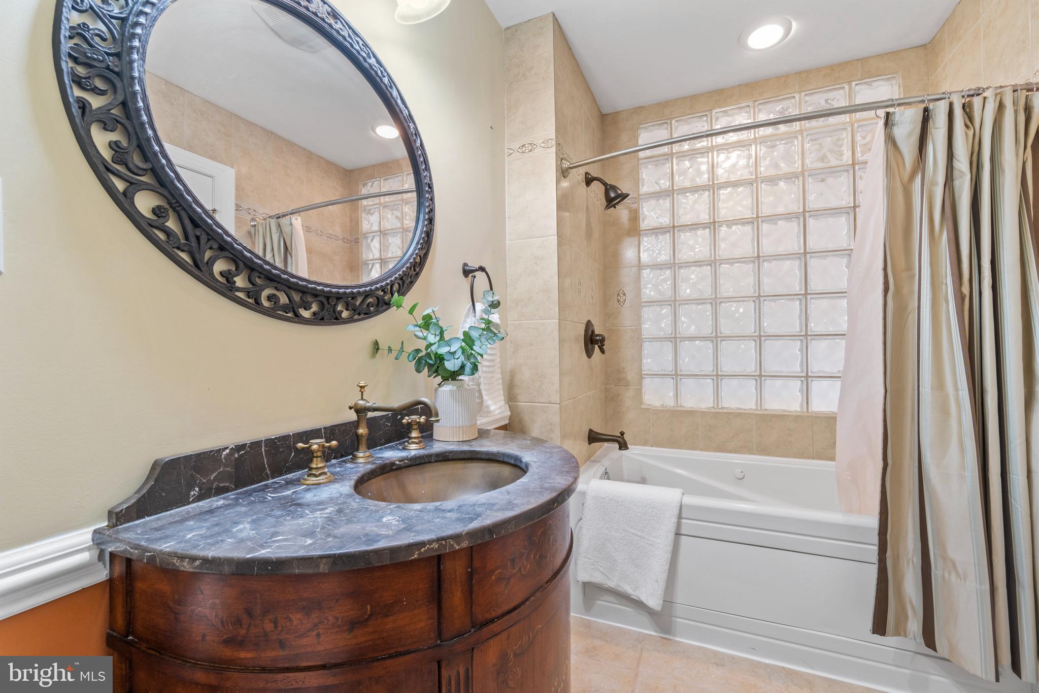 ELMHURST - Residential