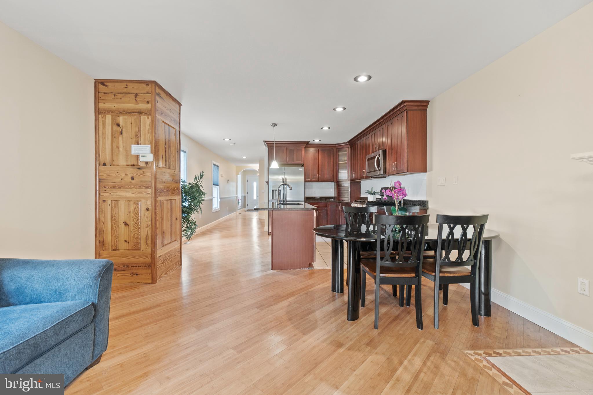 ELMHURST - Residential