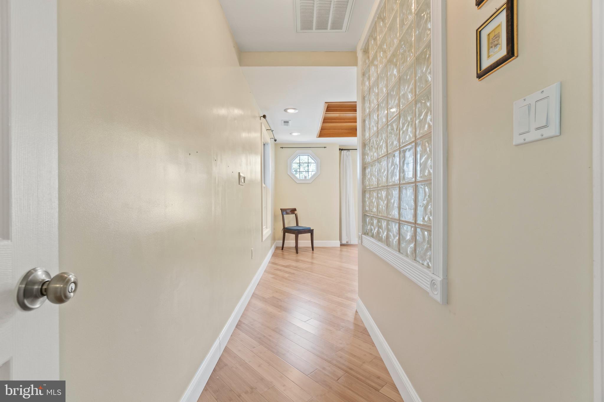 ELMHURST - Residential