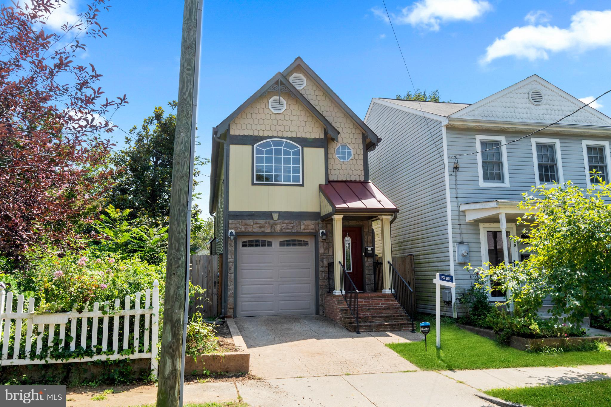 ELMHURST - Residential