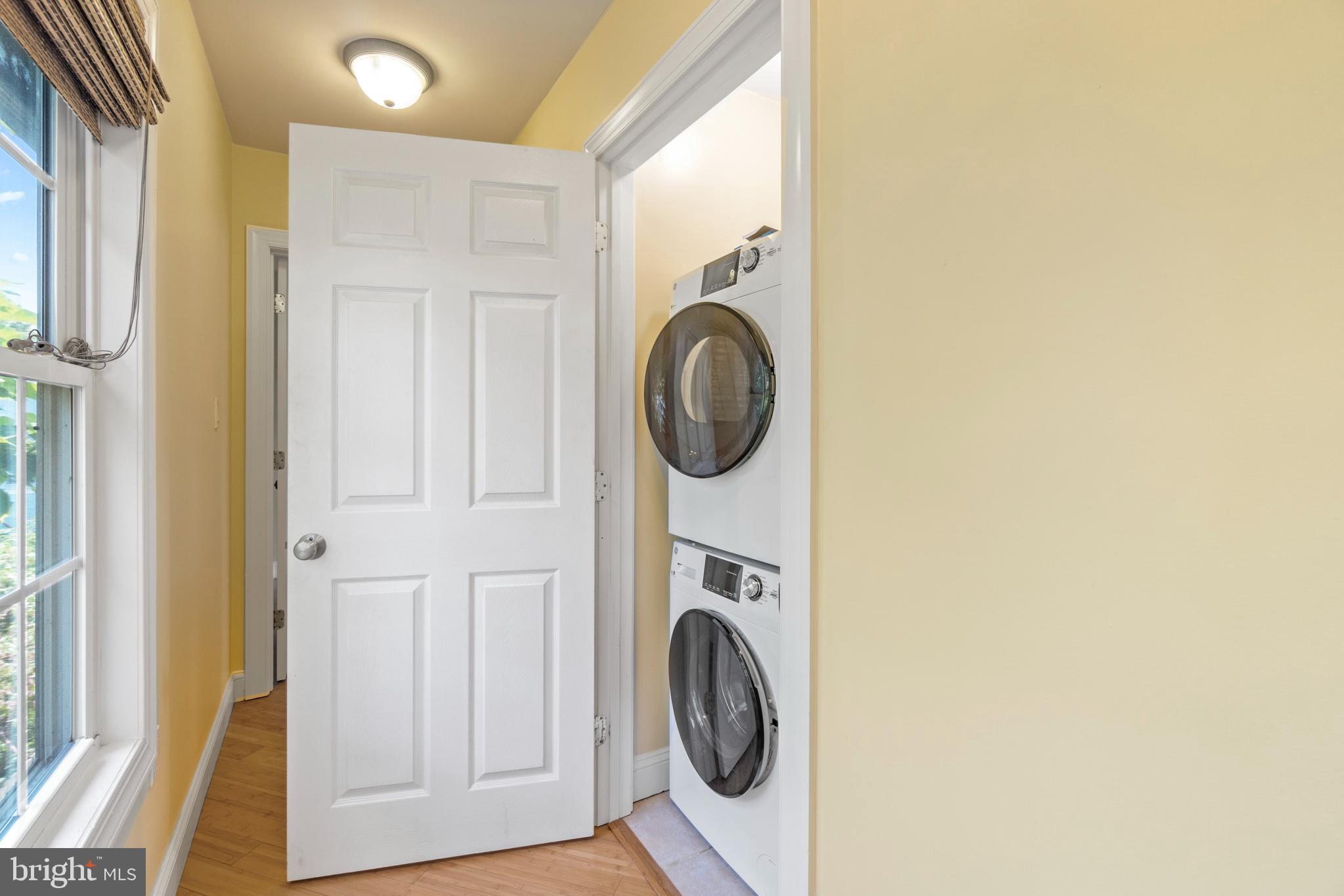 ELMHURST - Residential