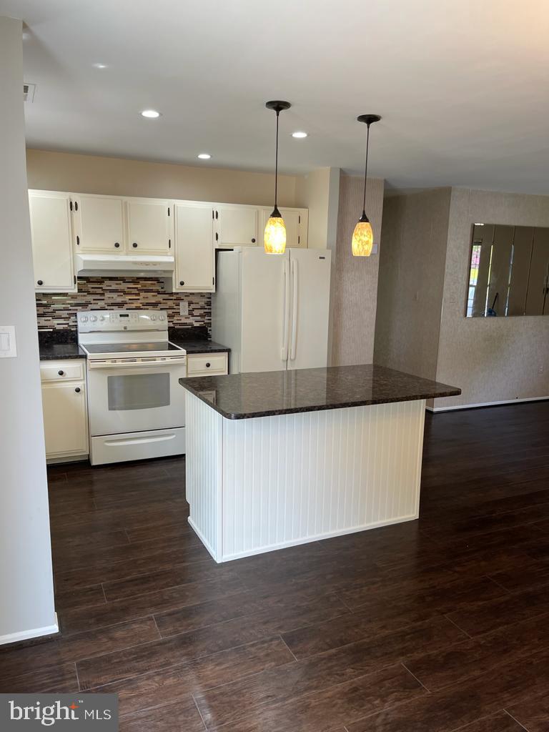 NORTHVIEW AT LAKE VILLAGE - Residential Lease