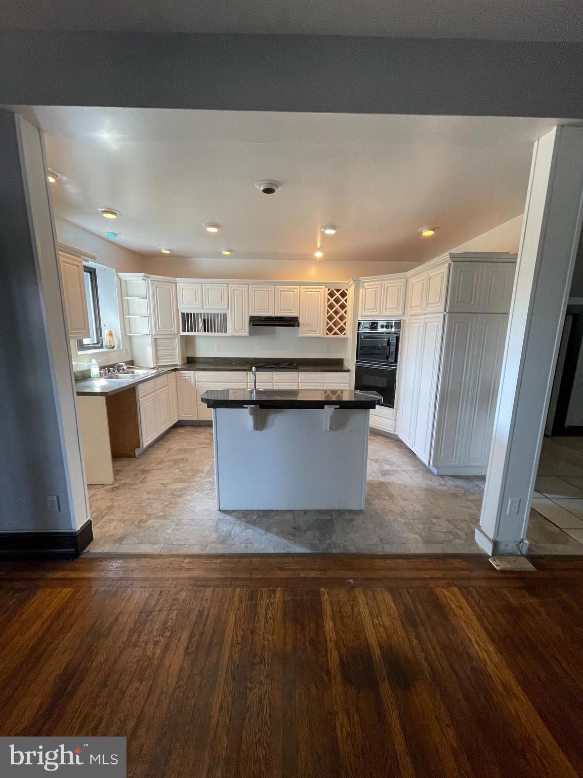 EVERGREEN LAWN - Residential