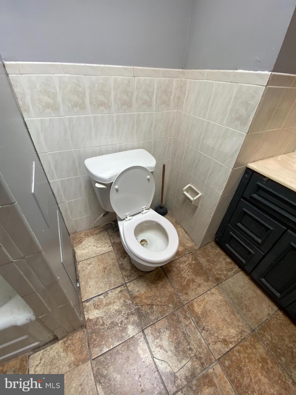 EVERGREEN LAWN - Residential