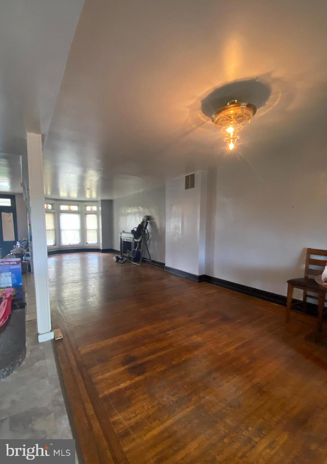 EVERGREEN LAWN - Residential