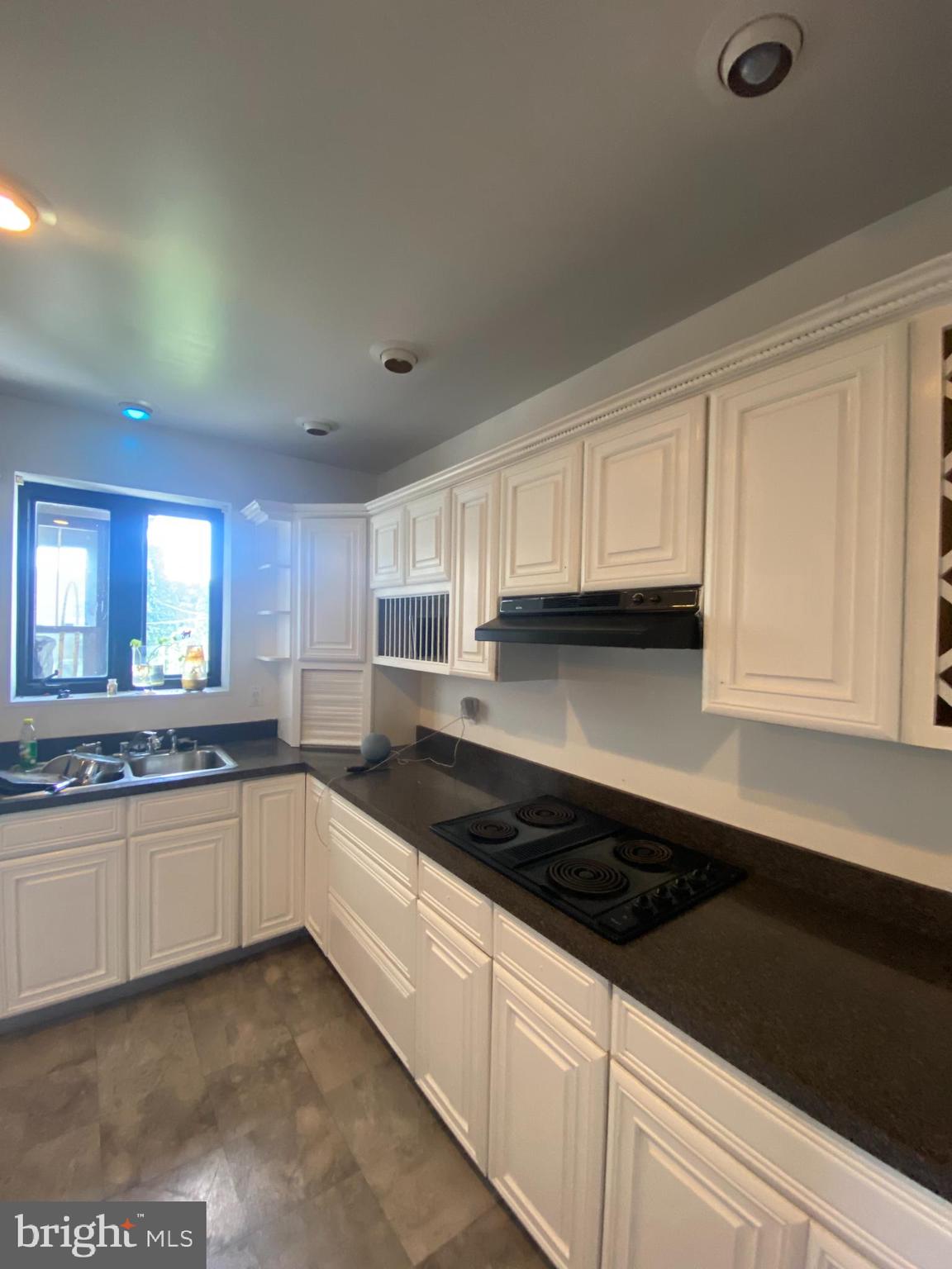 EVERGREEN LAWN - Residential