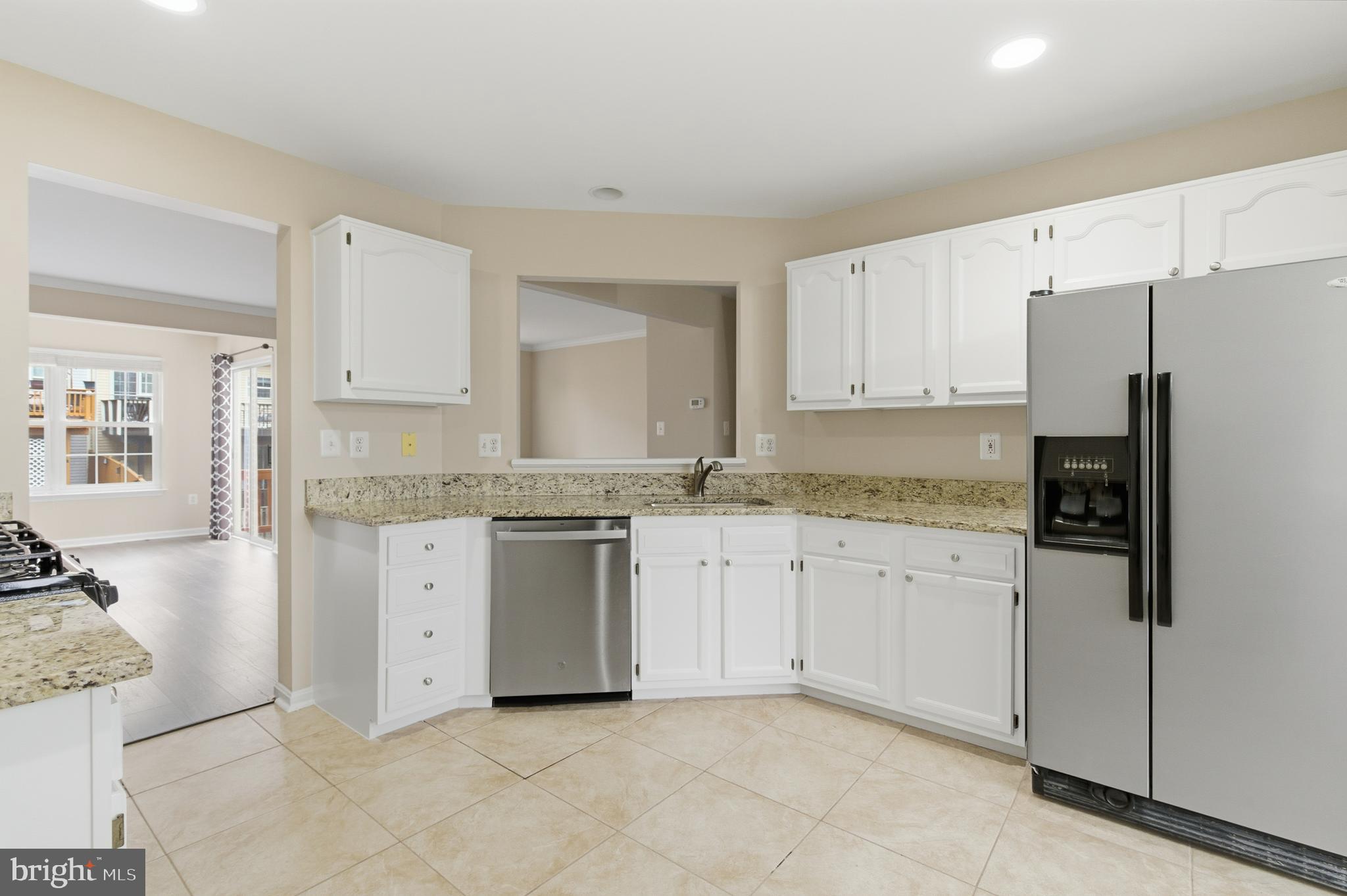 546 KALMIA SQUARE NE