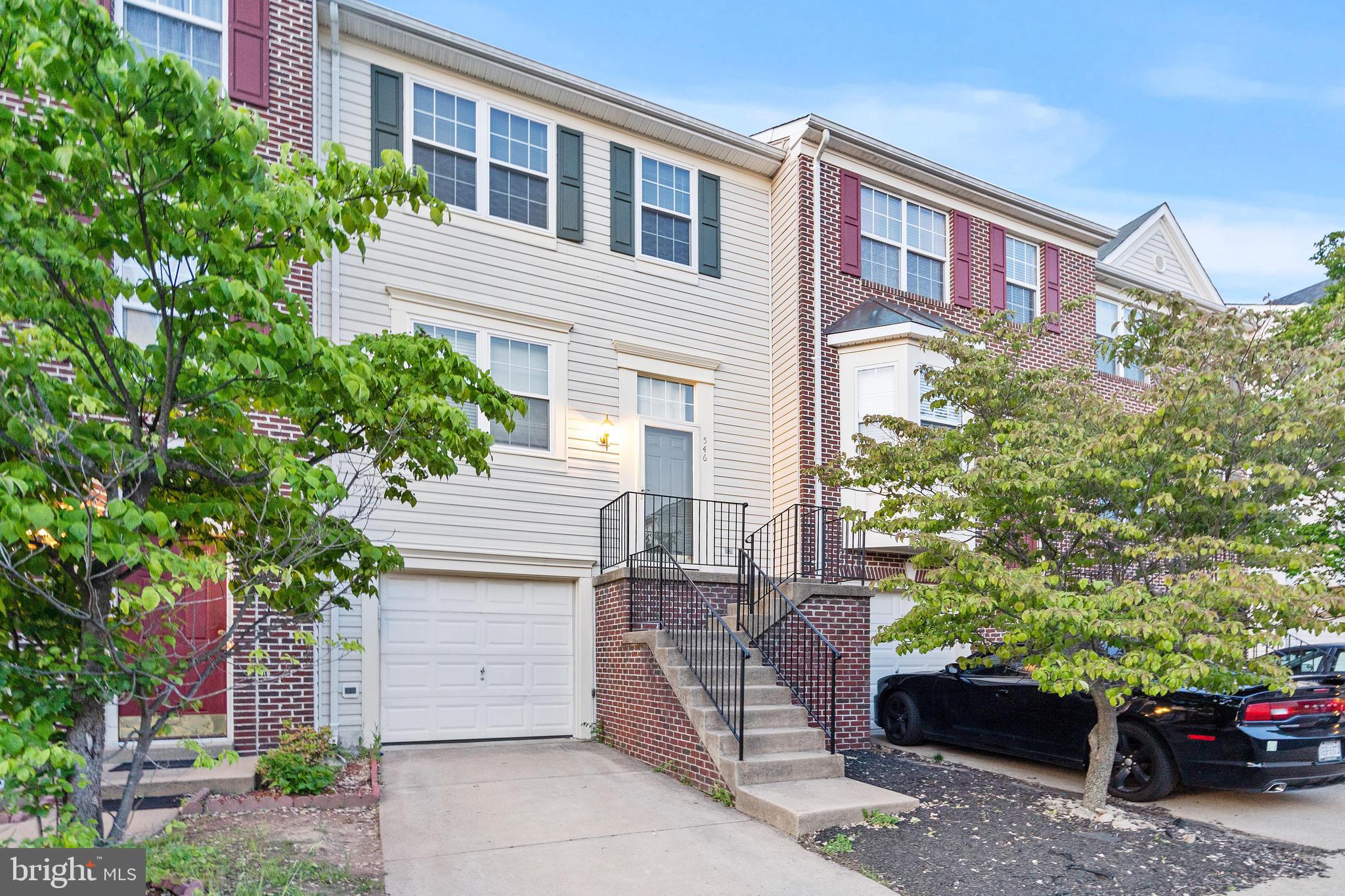 546 KALMIA SQUARE NE