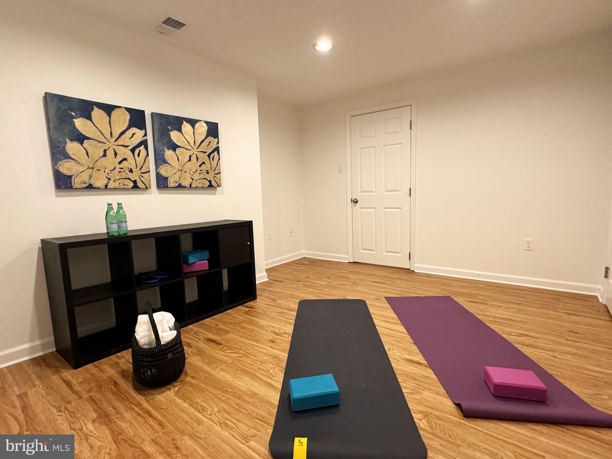 LINWOOD - Residential