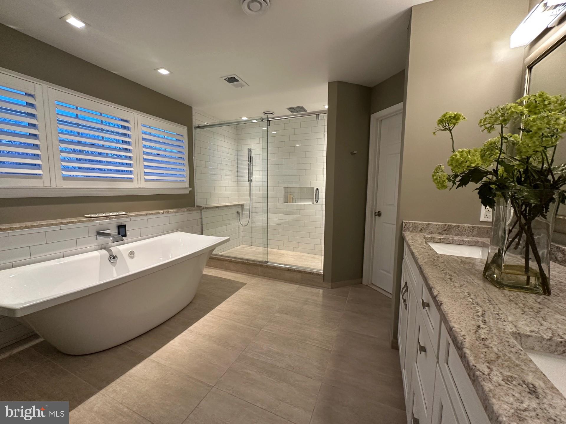 LINWOOD - Residential