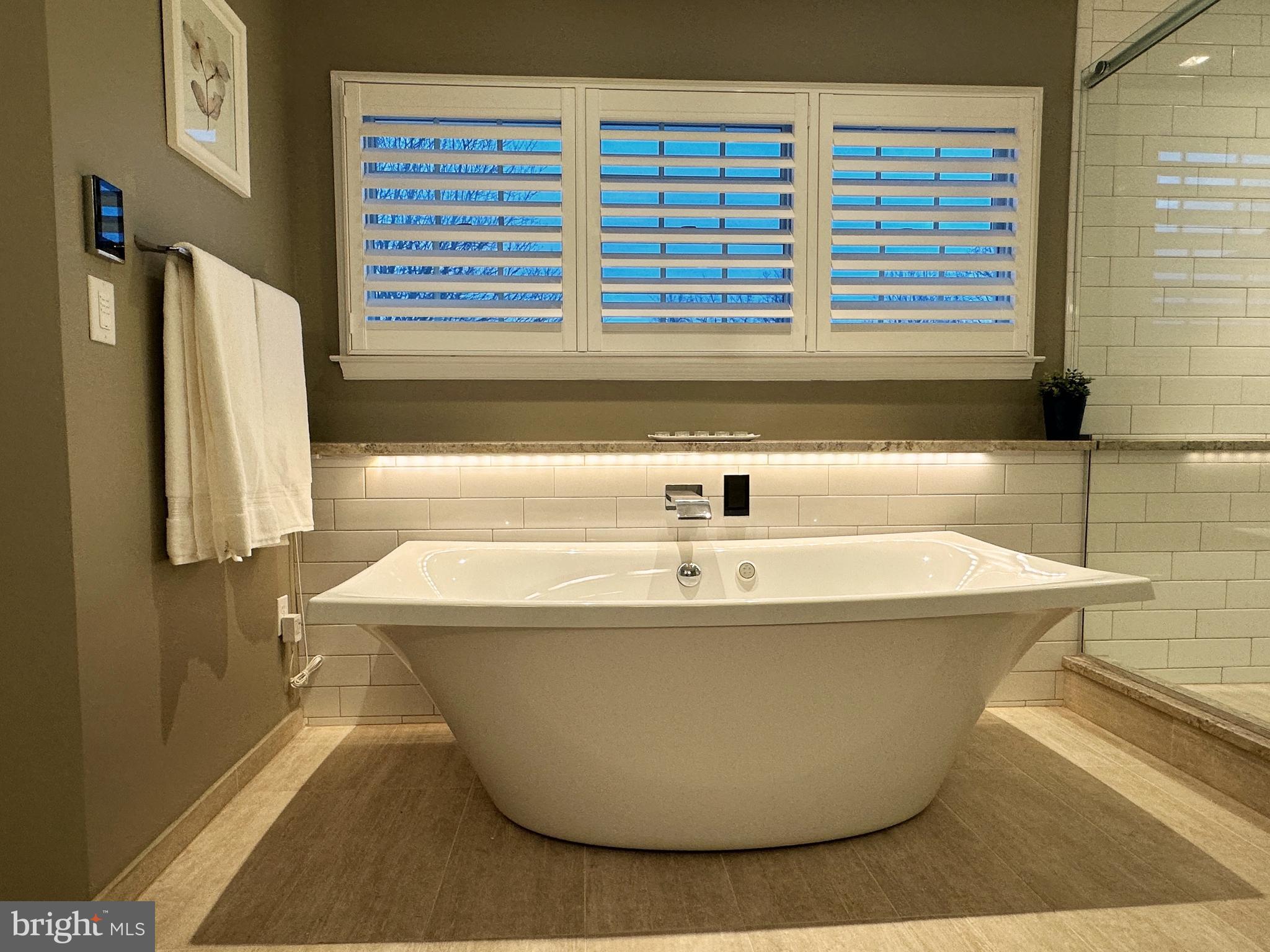 LINWOOD - Residential