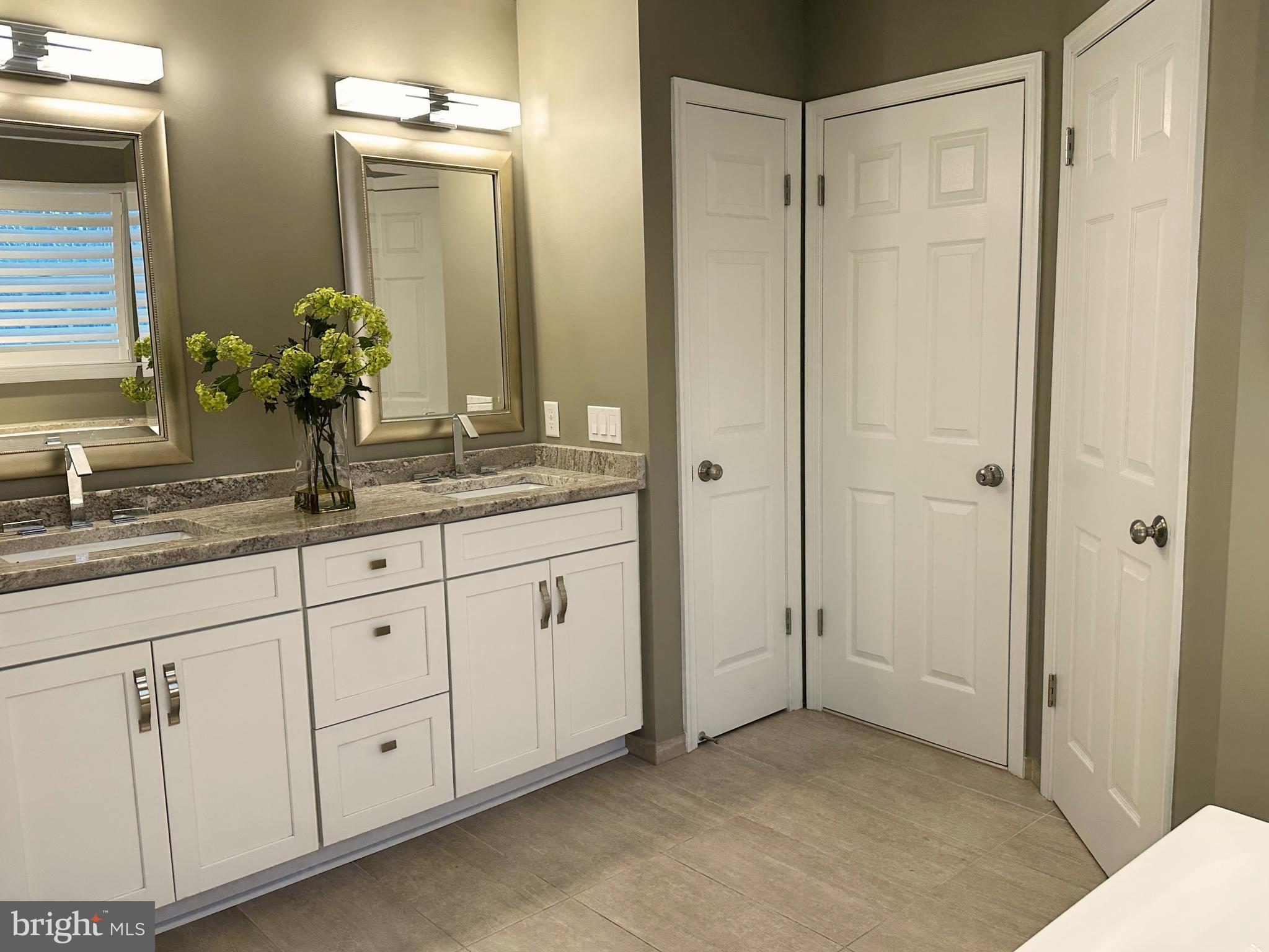 LINWOOD - Residential