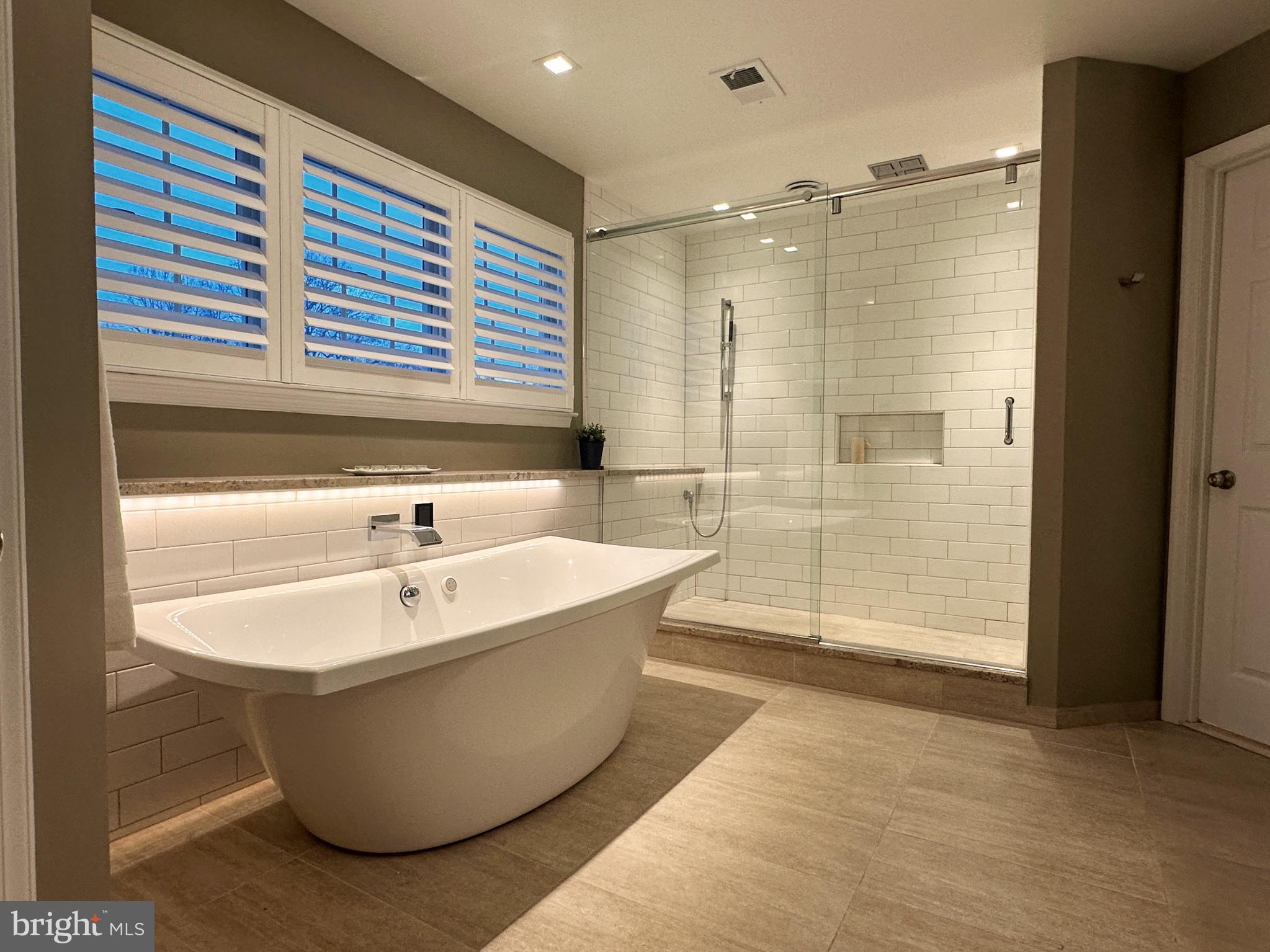 LINWOOD - Residential