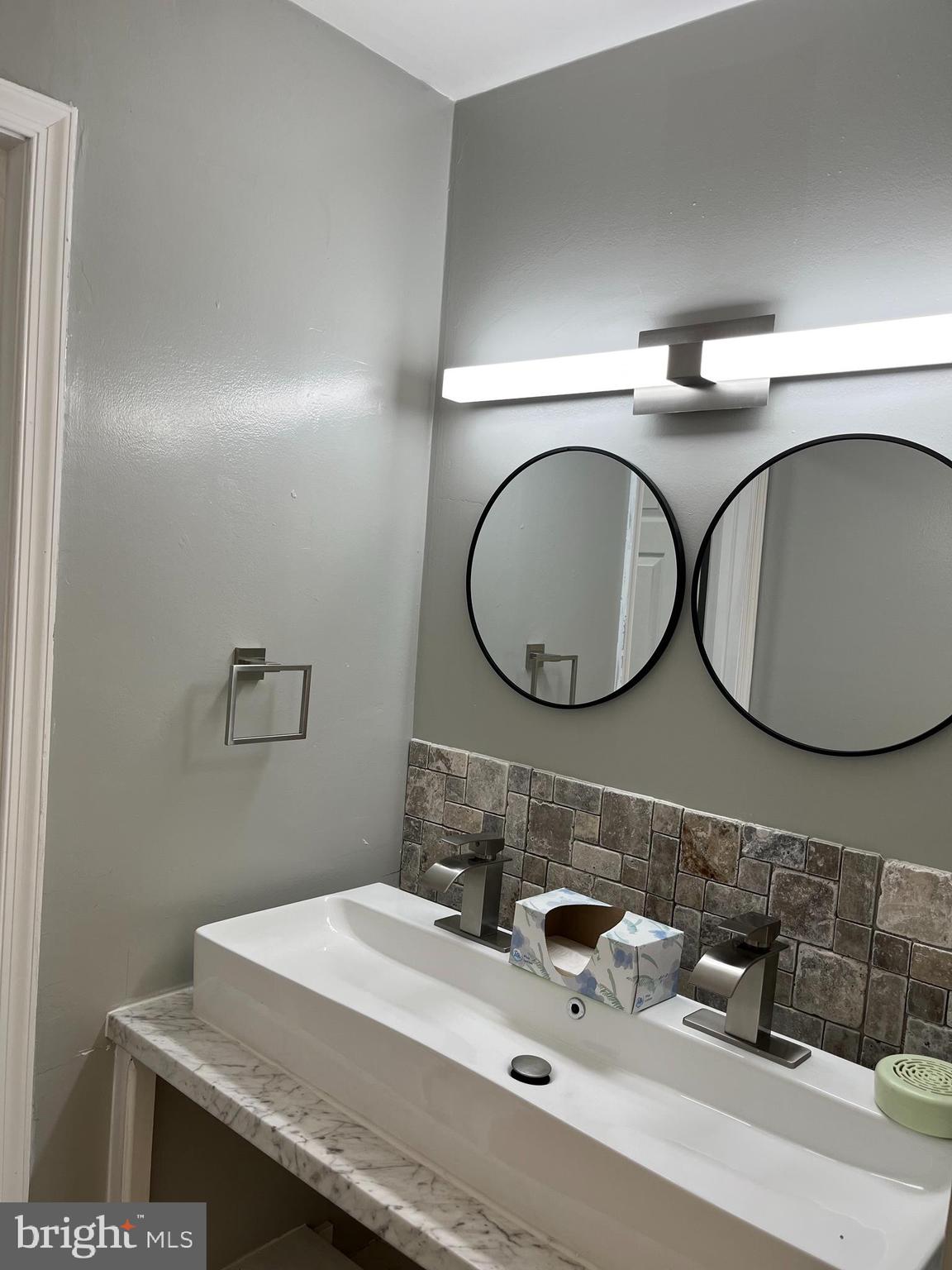 WILLIAMSTOWN - Residential