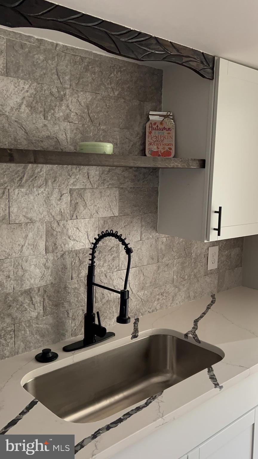 WILLIAMSTOWN - Residential